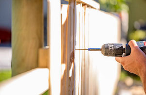 Fencing Contractors Chalford - Professional Garden Fence Installation